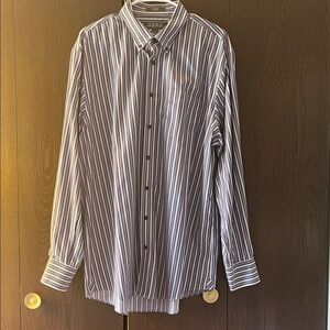 Enro men’s long sleeved, button down shirt. Size XL